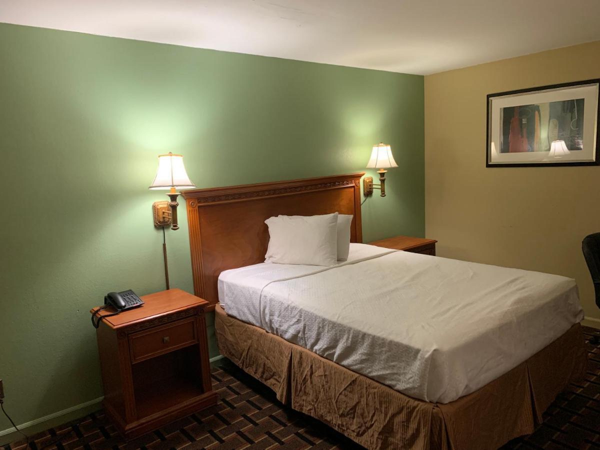 Heritage Inn Кливланд Екстериор снимка